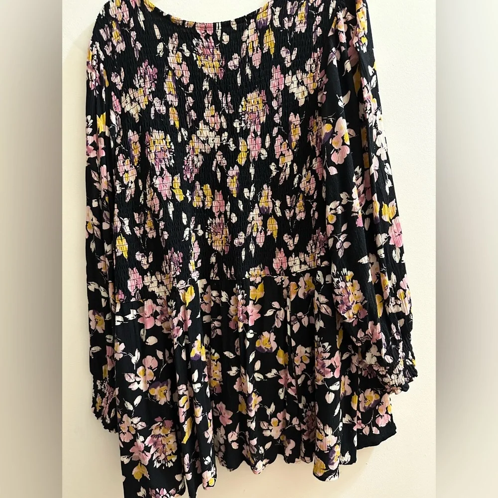 SOLD-Crinkle gauze smocked babydoll top - Picture 8 of 11